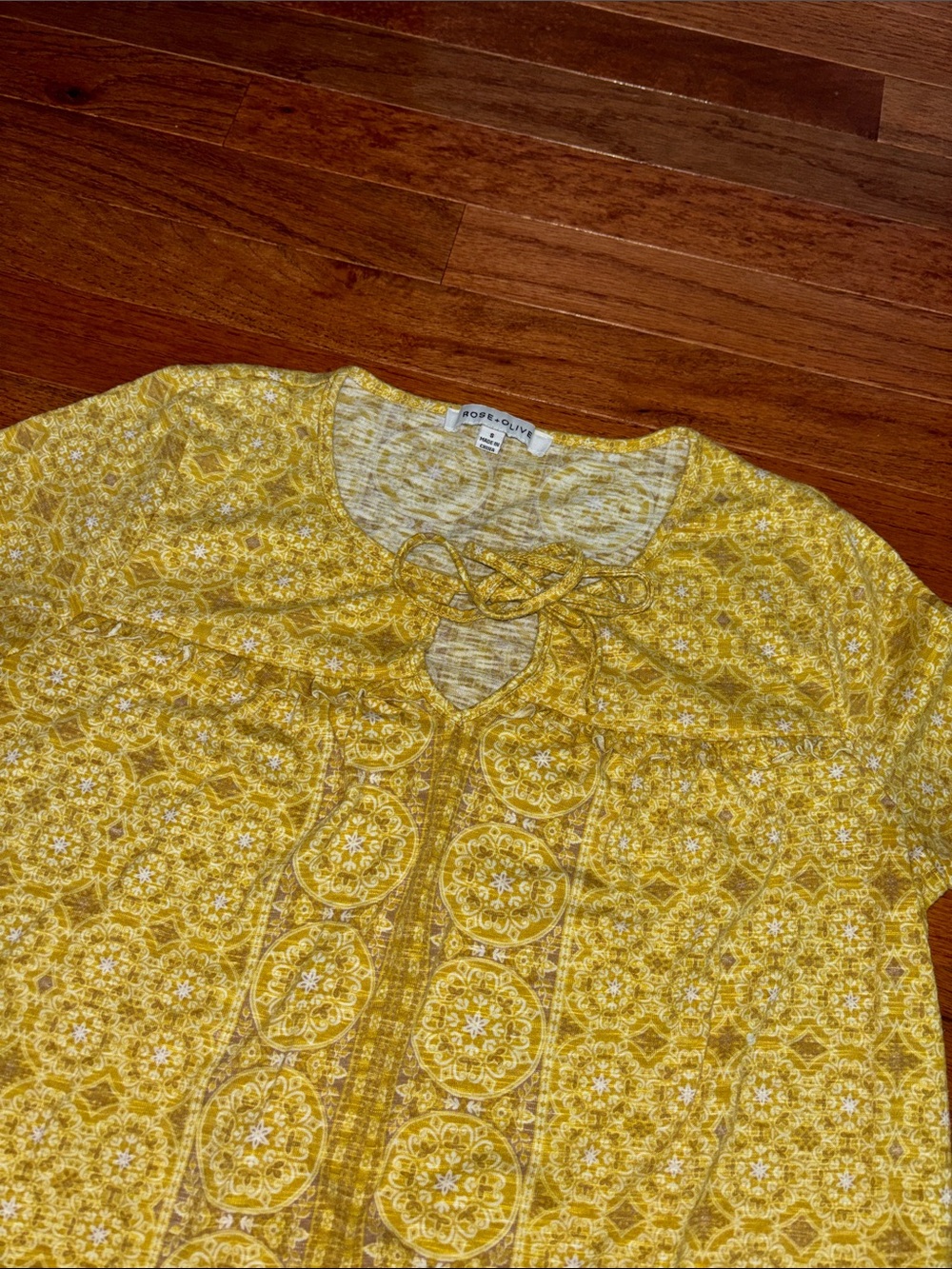 Rose & Olive Yellow & Brown Quarter Sleeve Blouse Women’s Size Small - Picture 4 of 7